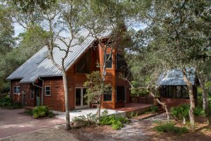 Harmony House - Waterfront, Apalachicola. $550,000
